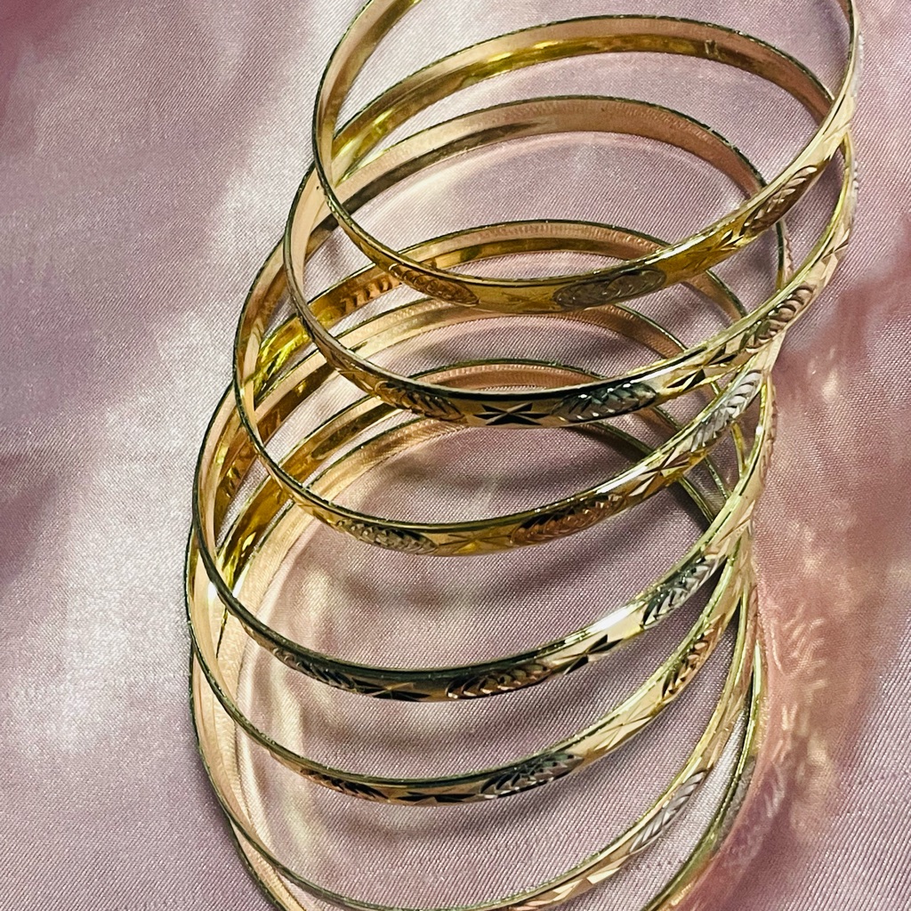 Elegant Gold Bangle 7 Piece Set
